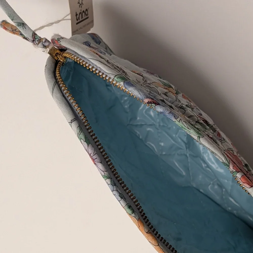 Vintage Trina Turk Floral Quilted Case Pouch NWT Blue Zip Makeup Travel Bag